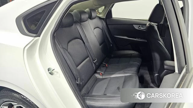 Kia The New K3 2nd generation 2021 Белый из Кореи, фото 3