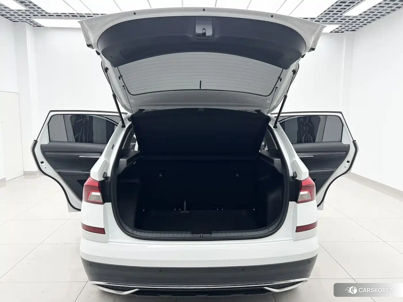 Skoda Komick 2024 Белый из Китая, фото 4