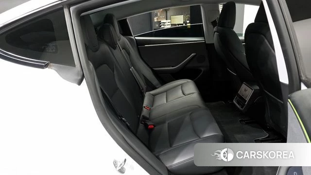 Tesla Model 3 2025 Белый из Кореи, фото 3