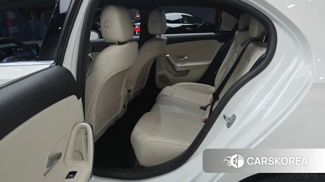 Mercedes-Benz A-Class W177 2024 Белый из Кореи, фото 3