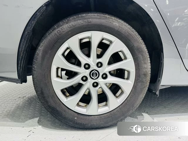 Nissan Xuan Yi 2021 Темно-серый из Китая, фото 3