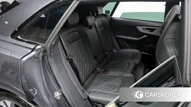 Audi Q8 (4M) 2023 Серый из Кореи, фото 3