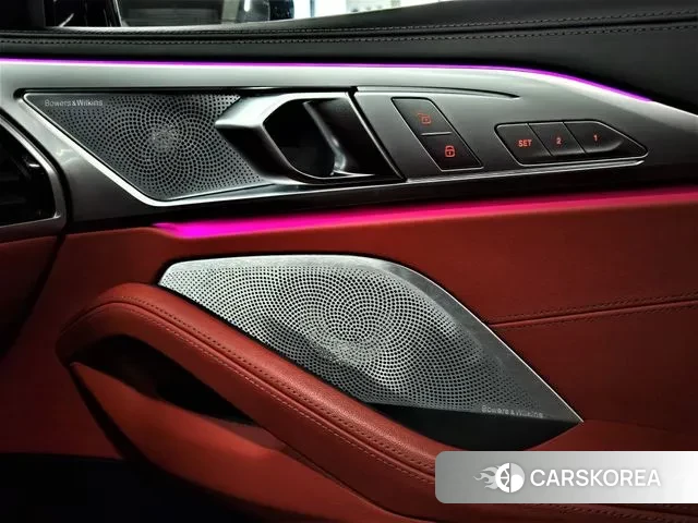 BMW 8 Series (G15) 2020 Черный из Кореи, фото 3