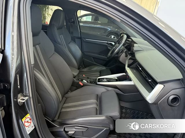 Audi A3 2023 Темно-серый из Китая, фото 3