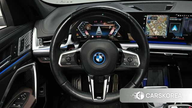 BMW iX1 (U11) 2023 Белый из Кореи, фото 3