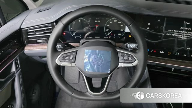 Volkswagen Touareg 3rd generation 2025 Белый из Кореи, фото 3