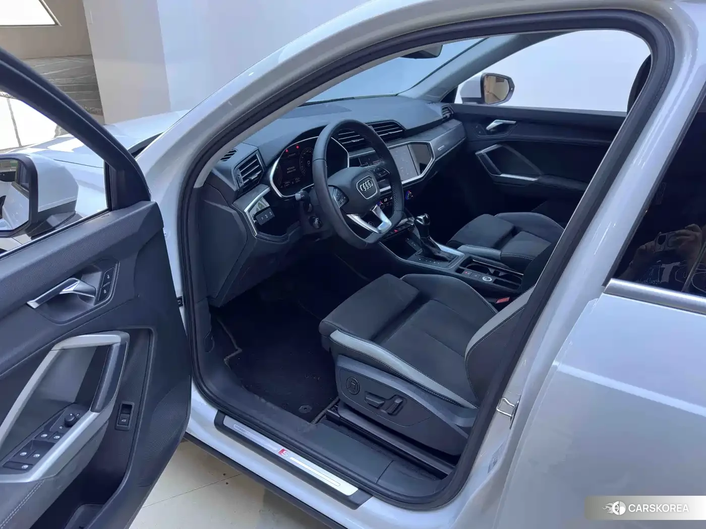 Audi Q3 2023 Белый из Китая, фото 3