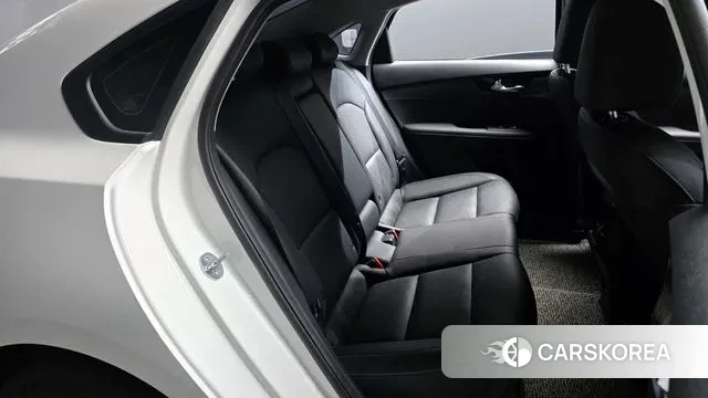 Kia The New K3 2nd generation 2023 Белый из Кореи, фото 3