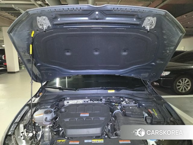 Volkswagen Golf 8th Generation 2025 Серебристо-серый из Кореи, фото 3