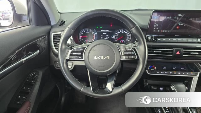 Kia Seltos 2022 Белый из Кореи, фото 3