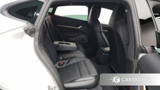 Porsche Taycan 2023 Белый из Кореи, фото 3