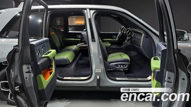 Rolls-Royce Cullinan 2024 Серебристо-серый из Кореи, фото 3