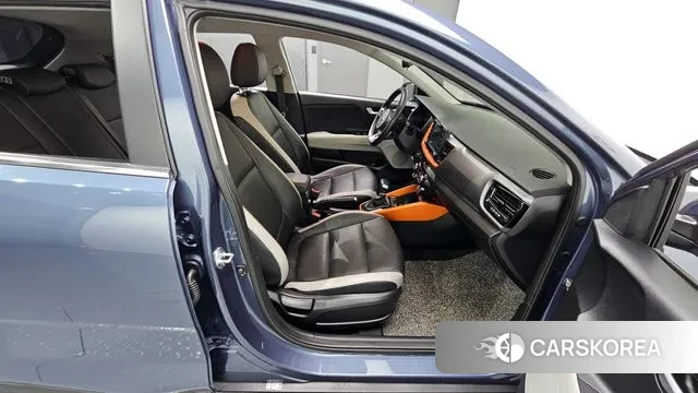 Kia Stonic 2018 Синий из Кореи, фото 3