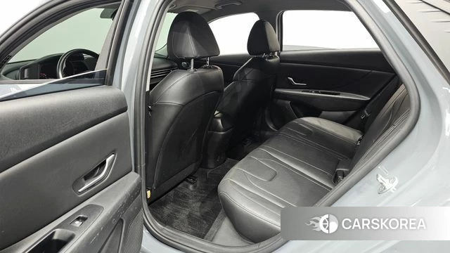 Hyundai Avante (CN7) 2021 Светло-серебряный цвет из Кореи, фото 3