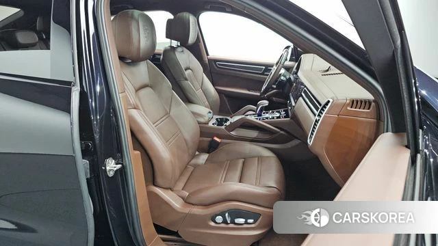Porsche Cayenne (PO536) 2021 Черный из Кореи, фото 3