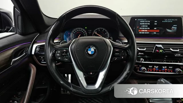 BMW 5 Series (G30) 2018 Черный из Кореи, фото 3