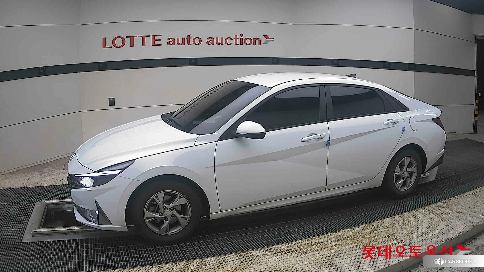 Hyundai Avante 2021 Polar White из Кореи, фото 3