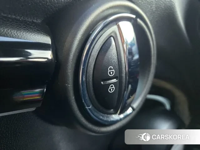 Mini Cooper Electric 2022 Черный из Кореи, фото 3