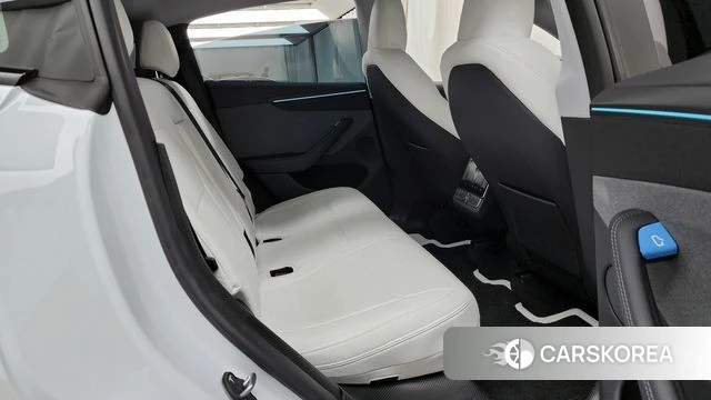 Tesla Model Y 2025 Белый из Кореи, фото 3