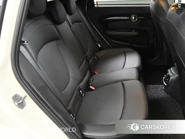 Mini Cooper Clubman 2021 Жемчужный цвет из Кореи, фото 3