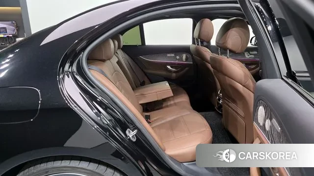 Mercedes-Benz E-Class W213 2023 Черный из Кореи, фото 3