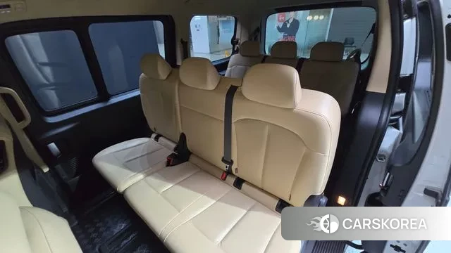 Hyundai Staria 2023 Белый из Кореи, фото 3