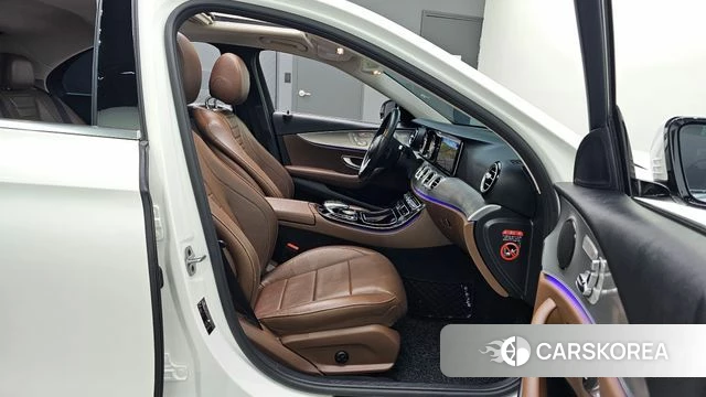 Mercedes-Benz E-Class W213 2018 Белый из Кореи, фото 3