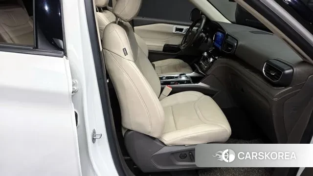 Ford Explorer 6th Generation 2021 Белый из Кореи, фото 3