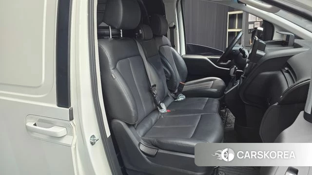 Hyundai Staria 2021 Белый из Кореи, фото 3