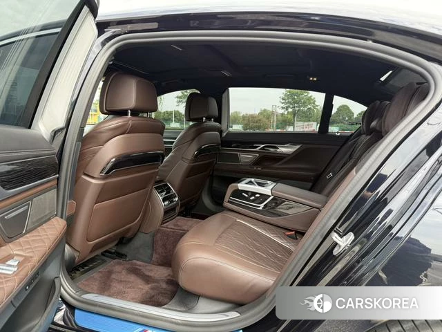 BMW 7 series 2021 Черный из Китая, фото 3