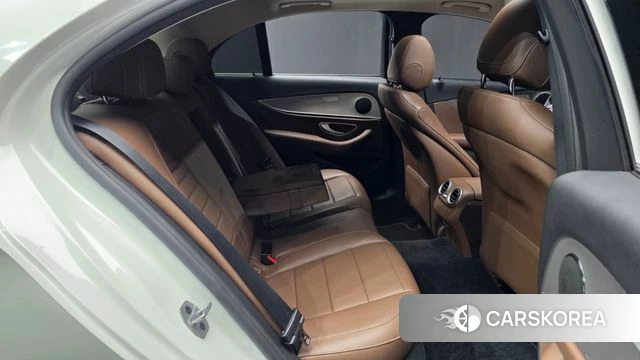 Mercedes-Benz E-Class W213 2018 Белый из Кореи, фото 3