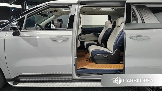 Kia The New Carnival 4th Generation 2024 Серебристо-серый из Кореи, фото 3