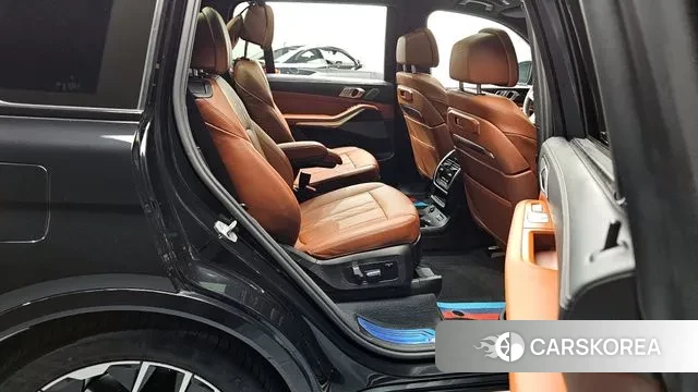 BMW X7 (G07) 2023 Черный из Кореи, фото 3