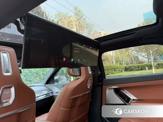 BMW i7 2023 Темно-серый из Китая, фото 3