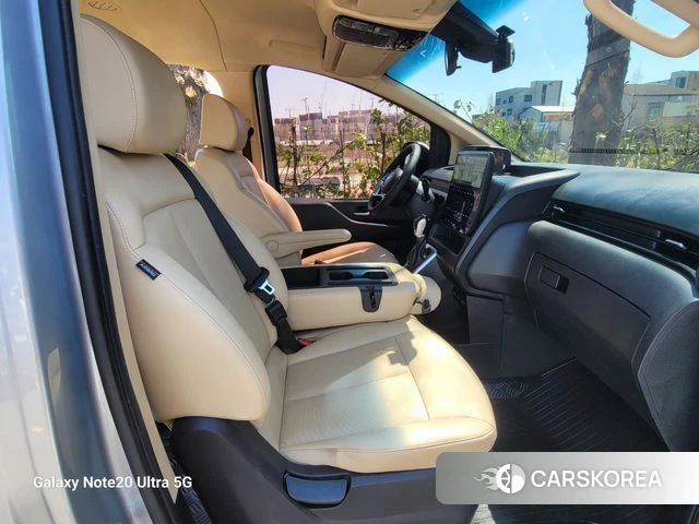 Hyundai Staria 2021 Серебряный из Кореи, фото 3