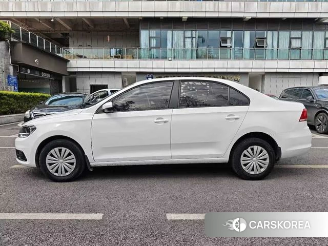 Volkswagen Santana 2021 Белый из Китая, фото 3