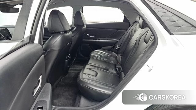 Hyundai The New Avante (CN7) 2024 Белый из Кореи, фото 3