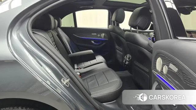 Mercedes-Benz E-Class W213 2022 Серый из Кореи, фото 3