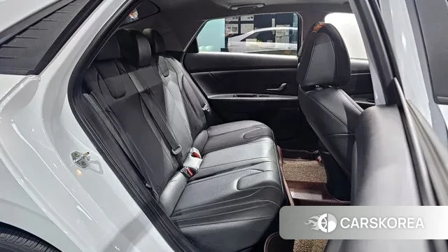 Hyundai Avante Hybrid (CN7) 2021 Белый из Кореи, фото 3