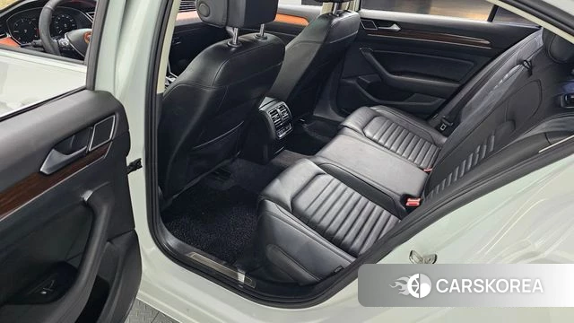 Volkswagen Passat GT (B8) 2018 Белый из Кореи, фото 3