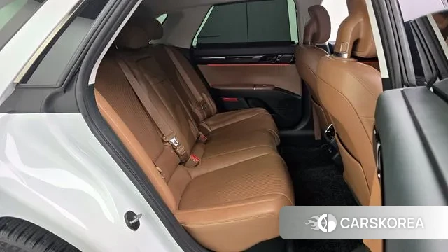 Hyundai Grandeur Hybrid (GN7) 2023 Белый из Кореи, фото 3