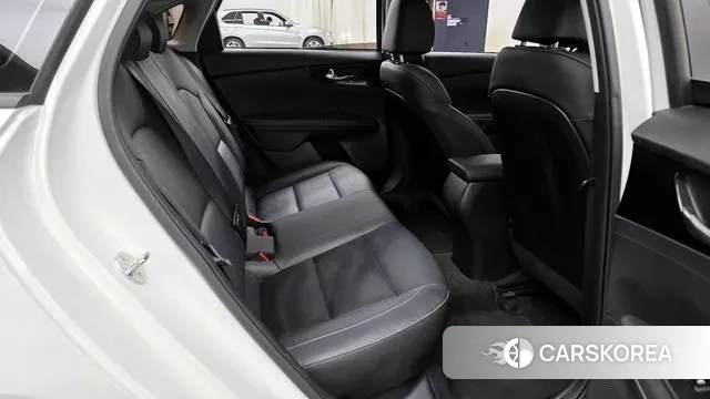 Kia The New K3 2nd generation 2023 Белый из Кореи, фото 3