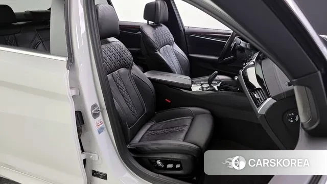 BMW 5 Series (G30) 2021 Белый из Кореи, фото 3