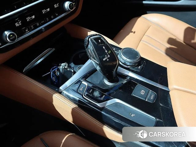 BMW 5 Series (G30) 2018 Черный из Кореи, фото 3