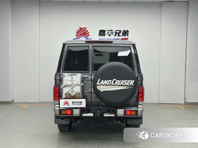 Toyota Land Cruiser 70 Series 2023 Темно-серый из Китая, фото 3