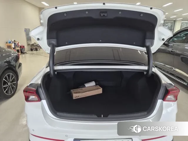 Kia K5 3rd generation 2022 Белый из Кореи, фото 3