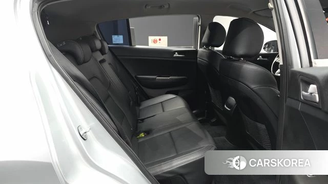 Kia Sportage The Bold 2021 Серебряный из Кореи, фото 3