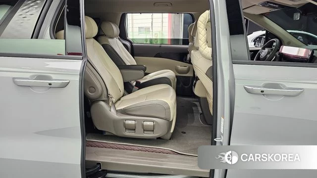 Kia The New Carnival 4th Generation 2024 Серебристо-серый из Кореи, фото 3