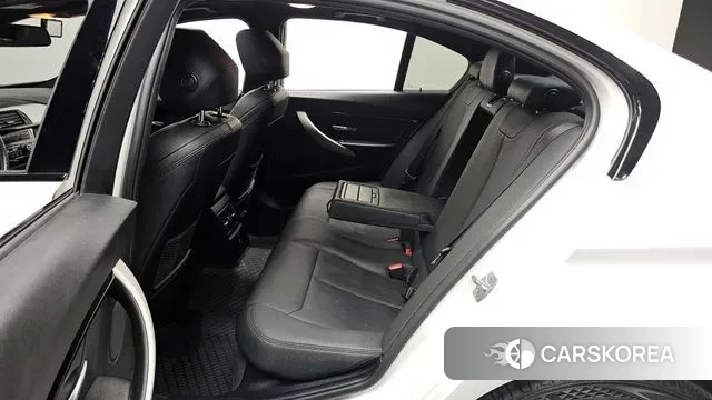 BMW 3 Series (F30) 2018 Белый из Кореи, фото 3