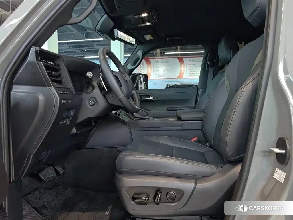Lexus GX 2025 Silver/gray из Китая, фото 4
